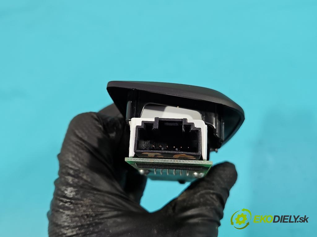 Porsche Panamera I 970 2009-2016 3.0 v6 420 hp automatic 309 kW 2997 cm3 5- svetlo / reflektor interiéra 97063206303