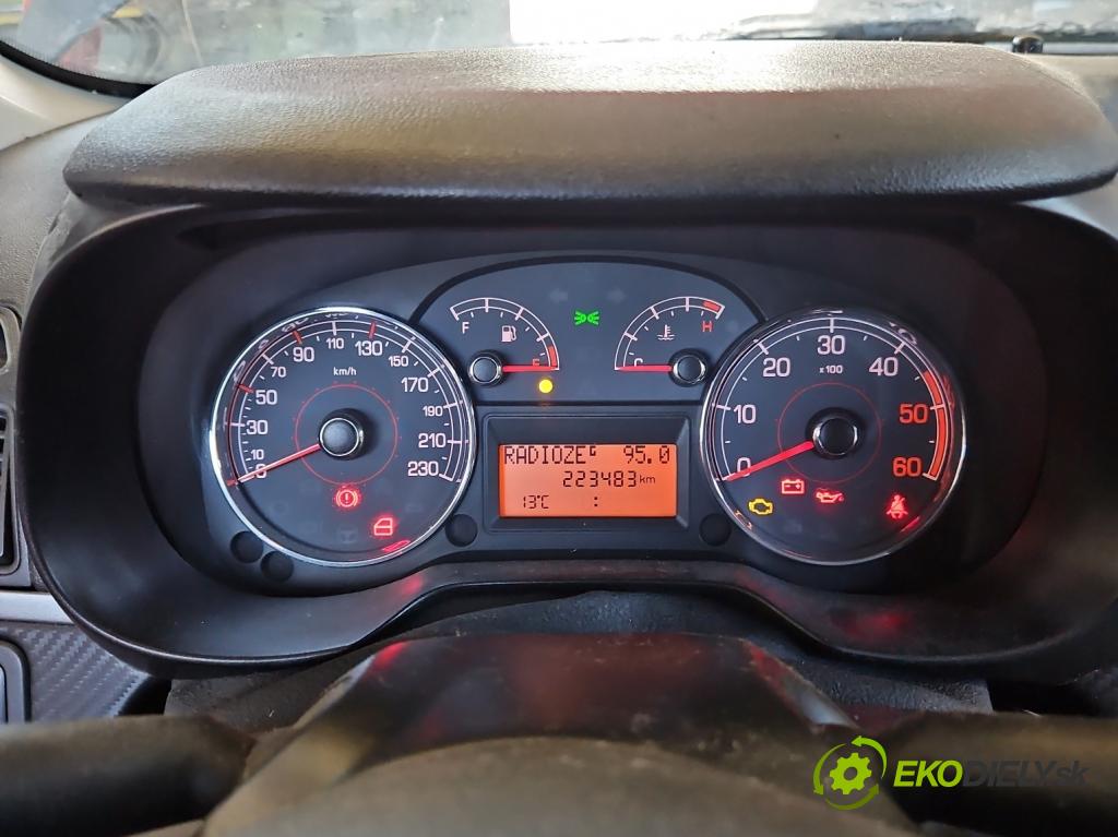 Fiat Punto Grande 1.3 JTD 90 HP manual 66 kW 1248 cm3 3- prístrojovka/ budíky 55500515 (Prístrojová doska)