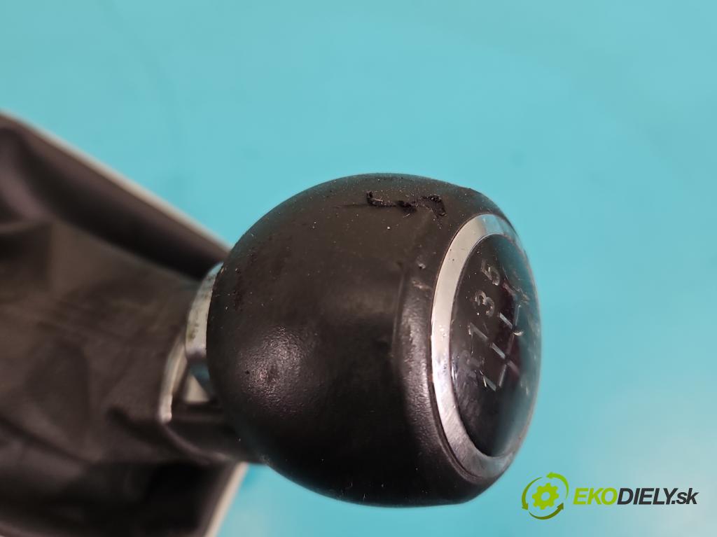 Opel Zafira B 2005-2014 1.9 CDTI 101 HP manual 74 kW 1910 cm3 5- Páka: Změny: stupeň,rýchlosť 55597061 (Rýchlostná páka (kulisa))