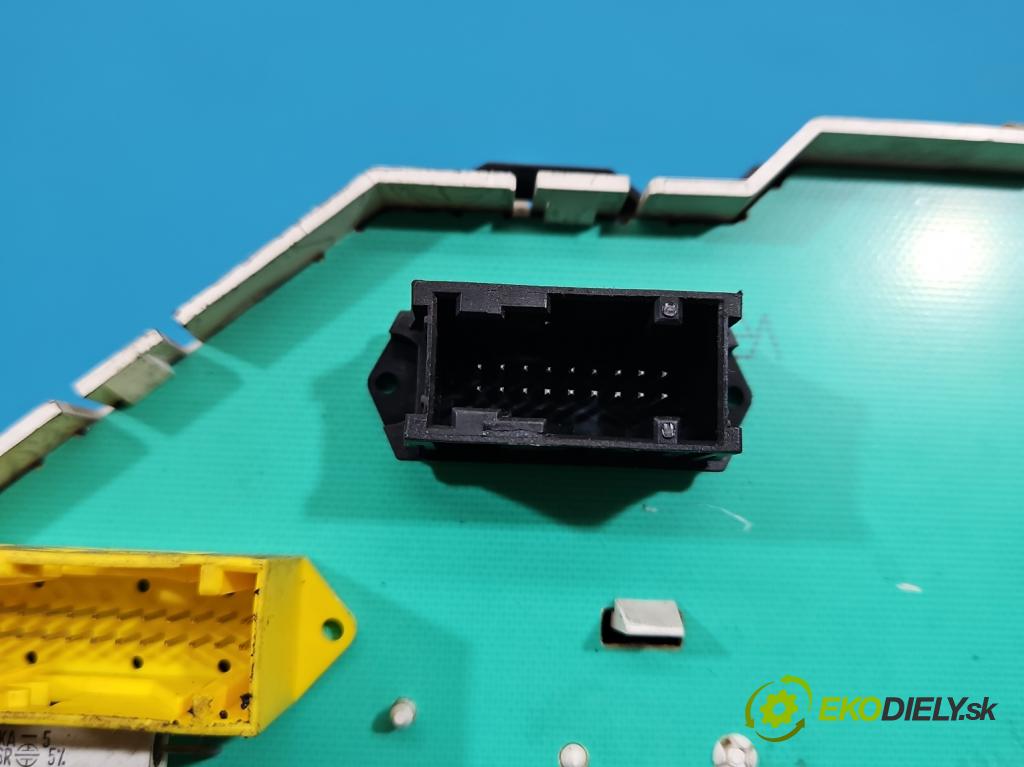 Citroen Saxo 1.1 8V 60 HP manual 44 kW 1124 cm3 3- prístrojovka/ budíky 9636594680 (Prístrojová doska)