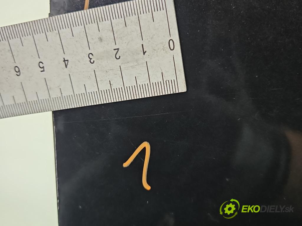 Alfa romeo 147 1.9 JTD 120 HP manual 88 kW 1910 cm3 3- dvere predné pravé  (Kľučka dverí ostatné)