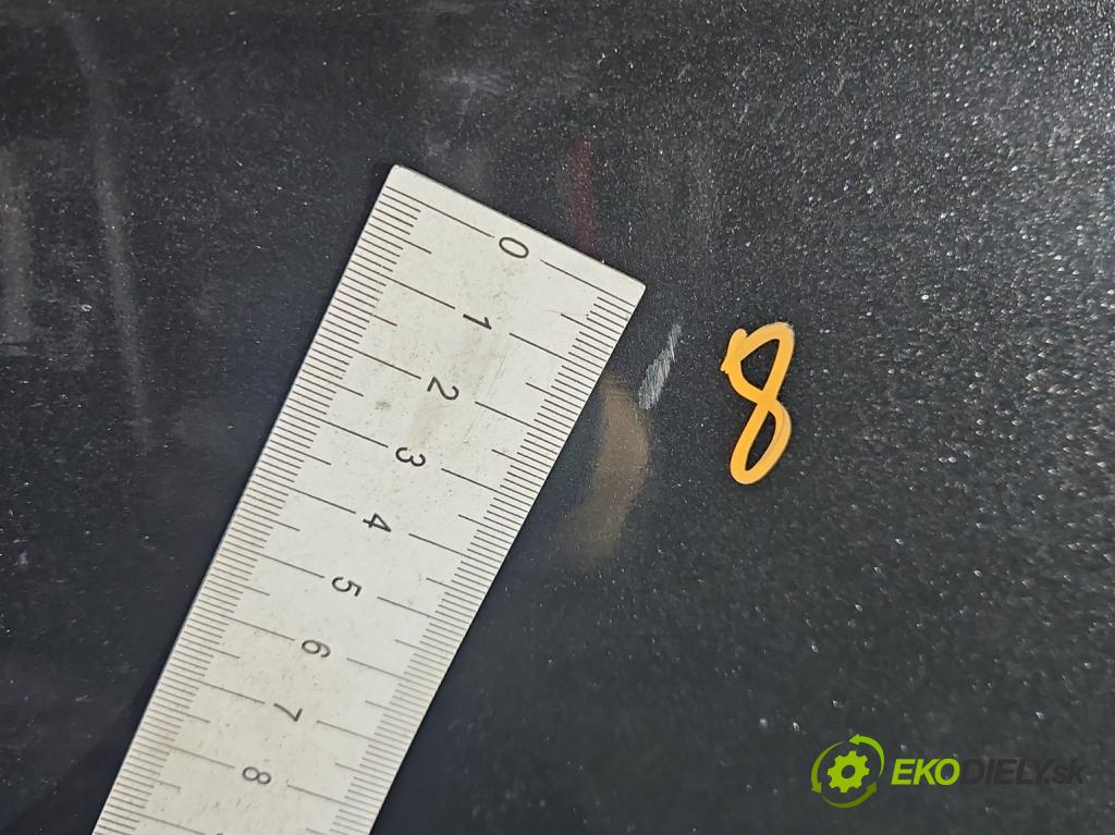 Alfa romeo 147 1.9 JTD 120 HP manual 88 kW 1910 cm3 3- dvere predné pravé  (Kľučka dverí ostatné)