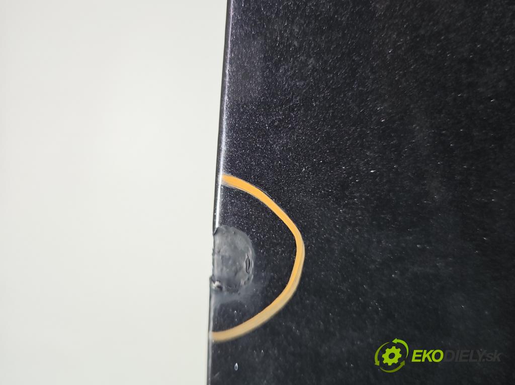 Alfa romeo 147 1.9 JTD 120 HP manual 88 kW 1910 cm3 3- dvere predné pravé  (Kľučka dverí ostatné)