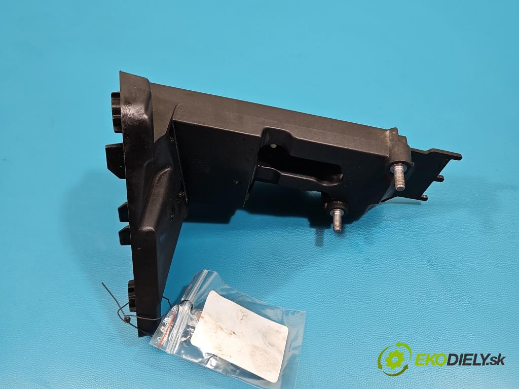 Bmw iX3 G08 0.0 elektrický: 286 HP automatic 210 kW  5- Upevnenie: 8740104