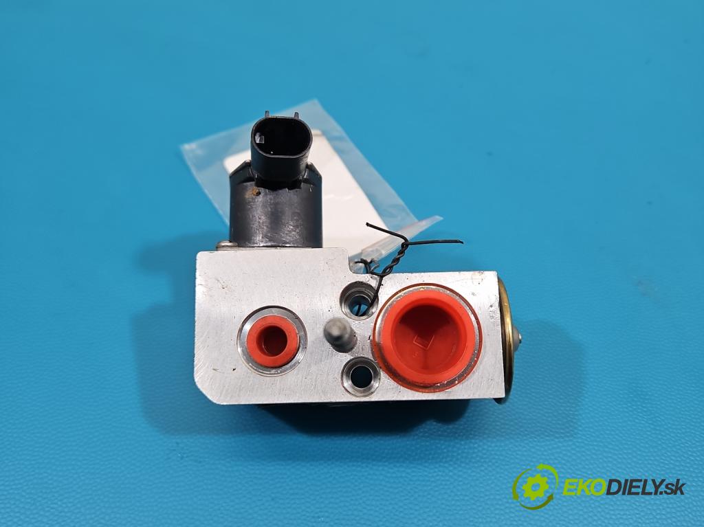 Bmw iX3 G08 0.0 elektrický: 286 HP automatic 210 kW  5- ventil ohřívač: 7951456-01 (Ventil kúrenia)