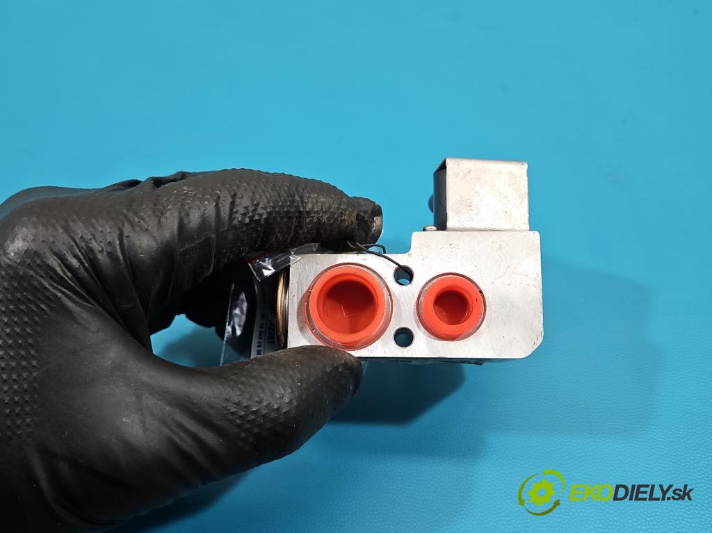 Bmw iX3 G08 0.0 elektrický: 286 HP automatic 210 kW  5- ventil ohřívač: 7951456-01 (Ventil kúrenia)