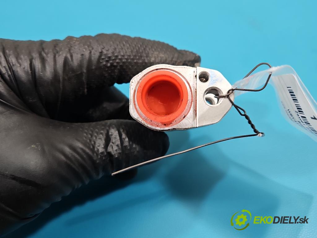 Bmw iX3 G08 0.0 elektrický: 286 HP automatic 210 kW  5- ventil ohřívač: 9418662 (Ventil kúrenia)