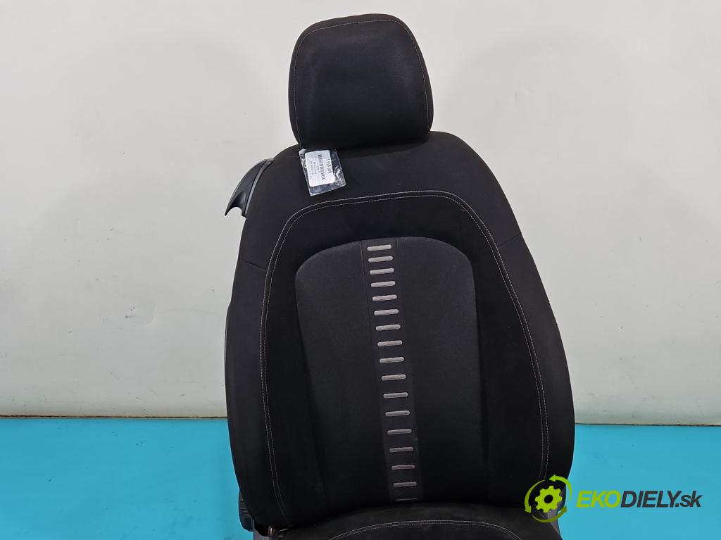 Fiat Punto Grande 1.3 JTD 90 hp manual 66 kW 1248 cm3 3- Sedadlo pravý  (Sedadlo)
