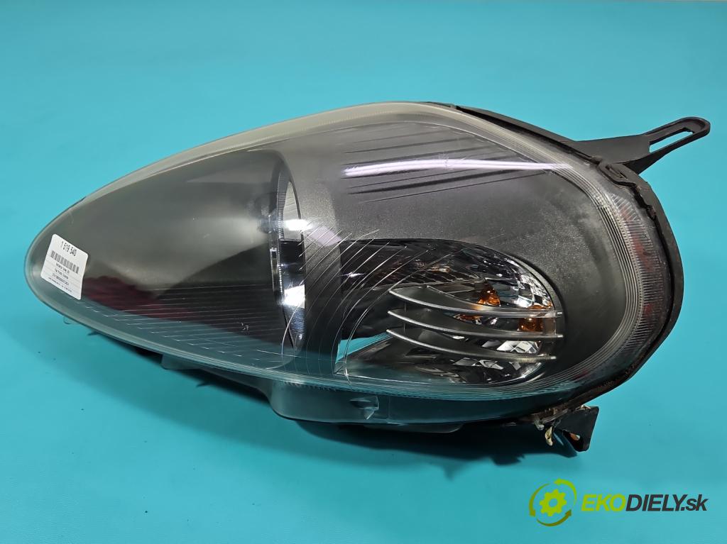 Fiat Punto Grande 1.3 JTD 90 HP manual 66 kW 1248 cm3 3- Reflektor: ľavý  (Kľučka dverí ostatné)