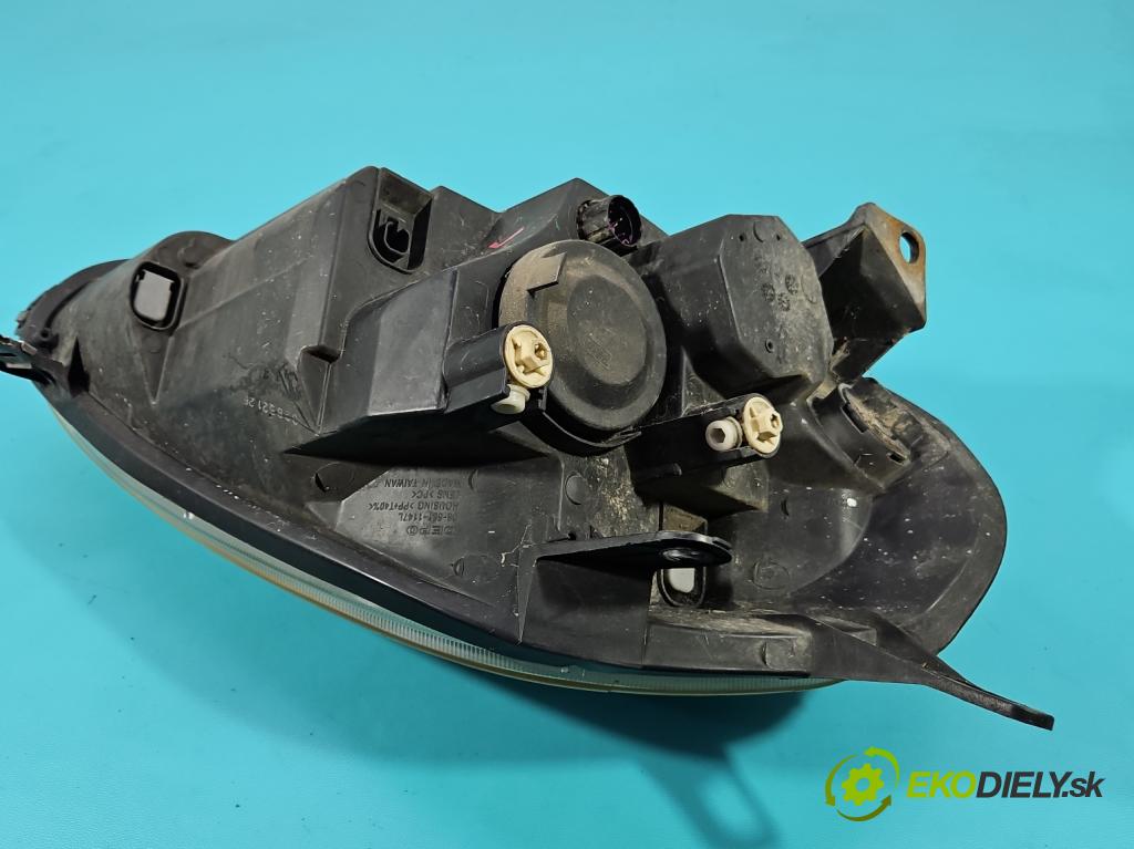 Fiat Punto Grande 1.3 JTD 90 HP manual 66 kW 1248 cm3 3- Reflektor: ľavý  (Kľučka dverí ostatné)