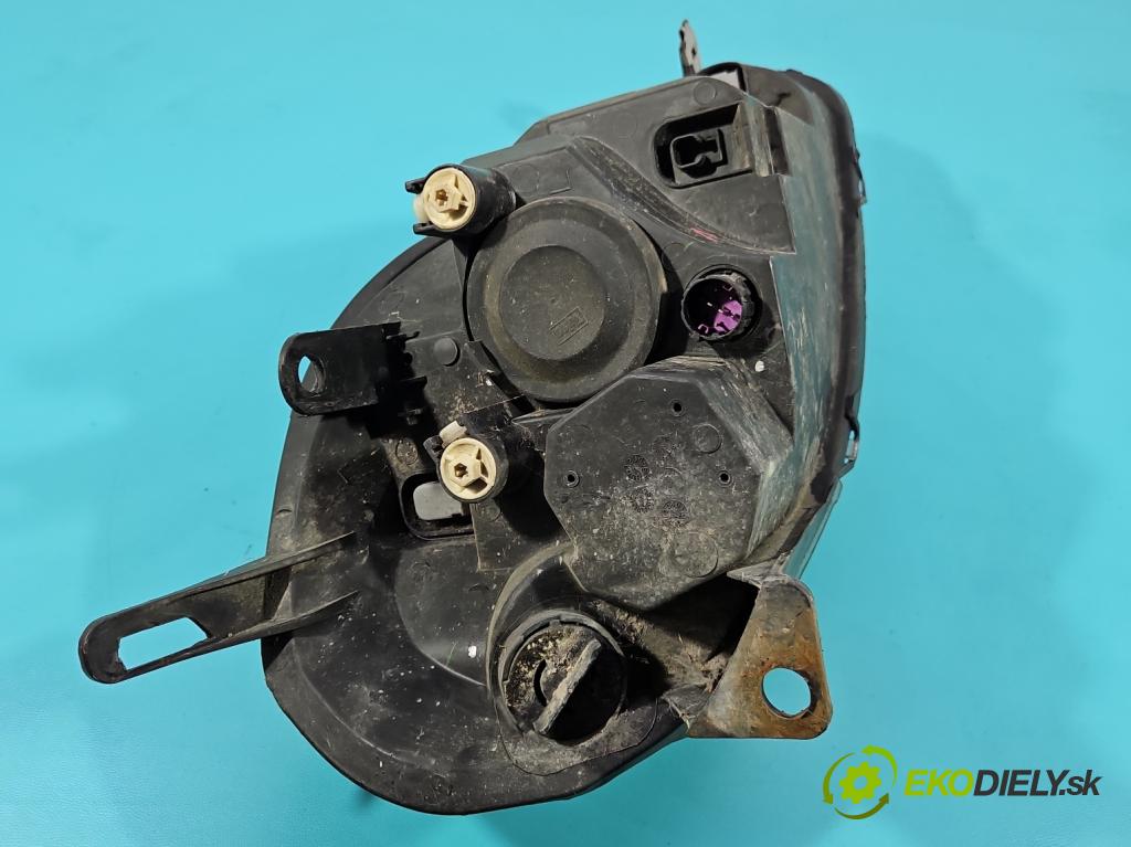 Fiat Punto Grande 1.3 JTD 90 HP manual 66 kW 1248 cm3 3- Reflektor: ľavý  (Kľučka dverí ostatné)