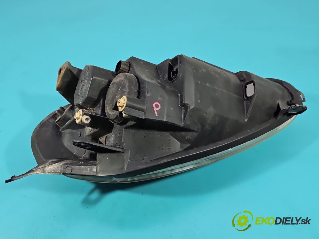 Fiat Punto Grande 1.3 JTD 90 HP manual 66 kW 1248 cm3 3- Reflektor: pravý  (Svetlo predné pravé)