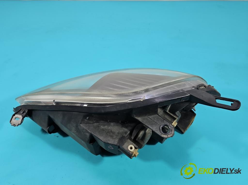 Fiat Punto Grande 1.3 JTD 90 HP manual 66 kW 1248 cm3 3- Reflektor: pravý  (Svetlo predné pravé)