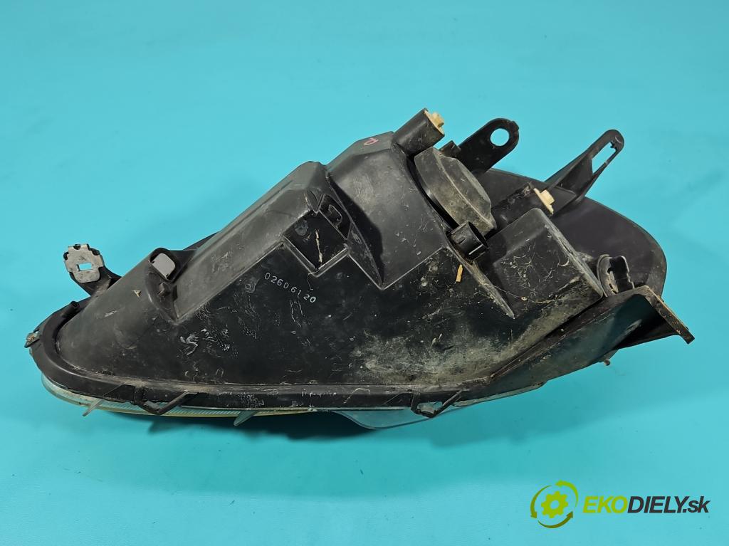 Fiat Punto Grande 1.3 JTD 90 HP manual 66 kW 1248 cm3 3- Reflektor: pravý  (Svetlo predné pravé)