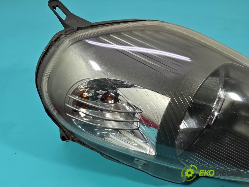 Fiat Punto Grande 1.3 JTD 90 HP manual 66 kW 1248 cm3 3- Reflektor: pravý  (Svetlo predné pravé)