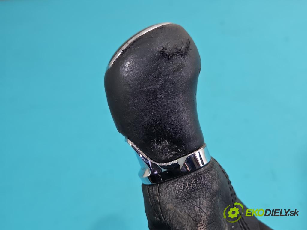 Skoda Octavia III 2013- 1.6 tdi 110 HP manual 81 kW 1598 cm3 5- Páka: Změny: stupeň,rýchlosť 5Q0711061E (Rýchlostná páka (kulisa))