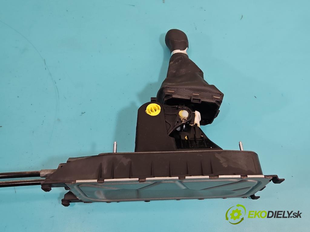 Skoda Octavia III 2013- 1.6 tdi 110 HP manual 81 kW 1598 cm3 5- Páka: Změny: stupeň,rýchlosť 5Q0711061E (Rýchlostná páka (kulisa))