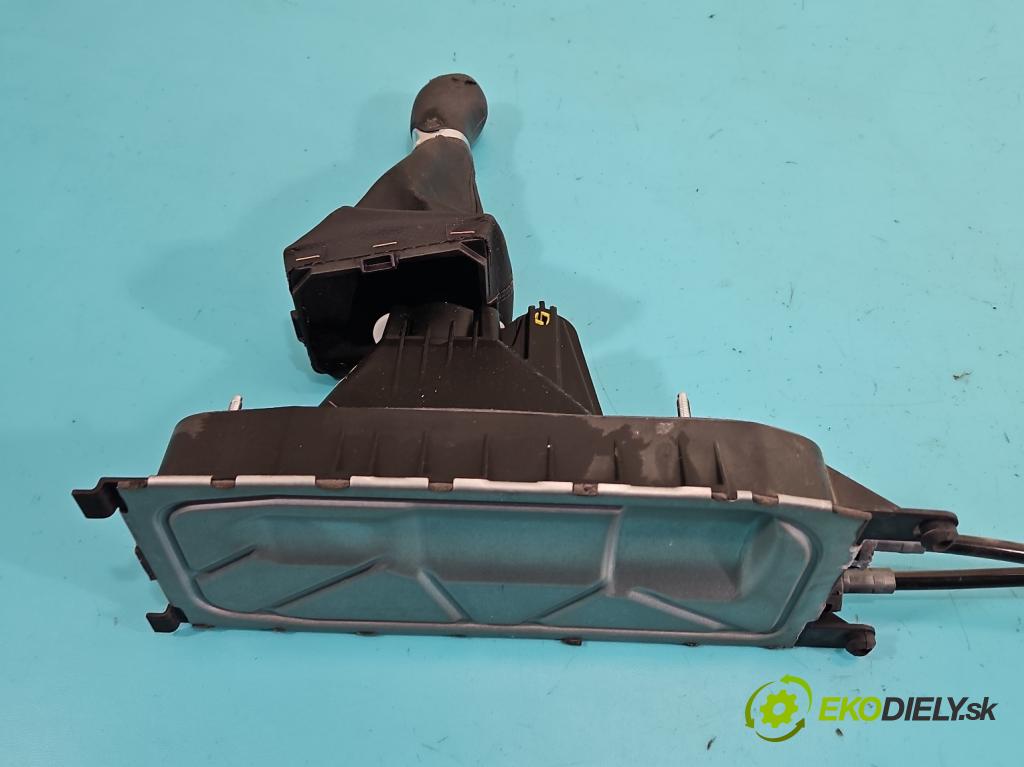 Skoda Octavia III 2013- 1.6 tdi 110 HP manual 81 kW 1598 cm3 5- Páka: Změny: stupeň,rýchlosť 5Q0711061E (Rýchlostná páka (kulisa))