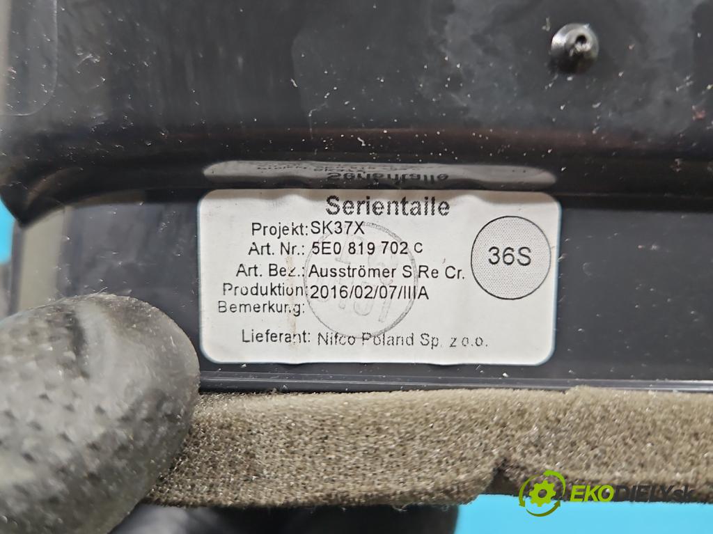 Skoda Octavia III 2013- 1.6 tdi 110 HP manual 81 kW 1598 cm3 5- Mřížka: kúrenia ostatné 5E0819702
