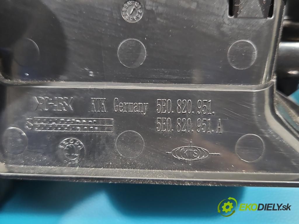 Skoda Octavia III 2013- 1.6 tdi 110 hp manual 81 kW 1598 cm3 5- Mřížka: topení medián: 5E0820951A (Mřížka topení)