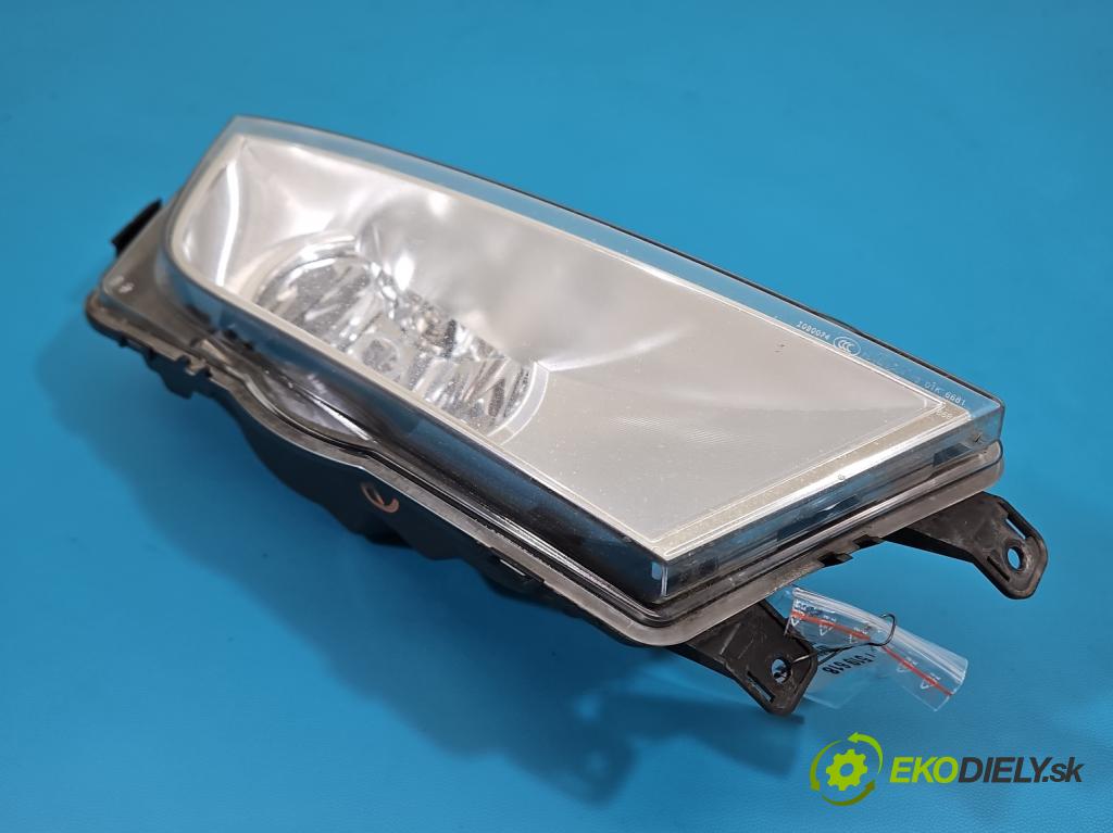 Skoda Octavia III 2013- 1.6 tdi 110 HP manual 81 kW 1598 cm3 5- Halogen pravý 5E0941700D (Kľučka dverí ostatné)