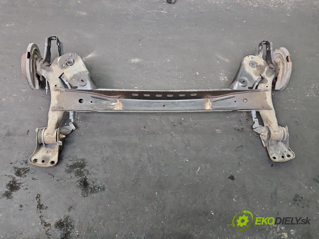 Skoda Octavia III 2013- 1.6 tdi 110 hp manual 81 kW 1598 cm3 5- zadní výztuha  (Zadní výztuha)