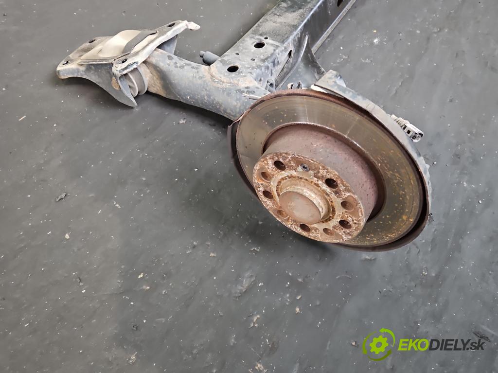 Skoda Octavia III 2013- 1.6 tdi 110 hp manual 81 kW 1598 cm3 5- zadní výztuha  (Zadní výztuha)