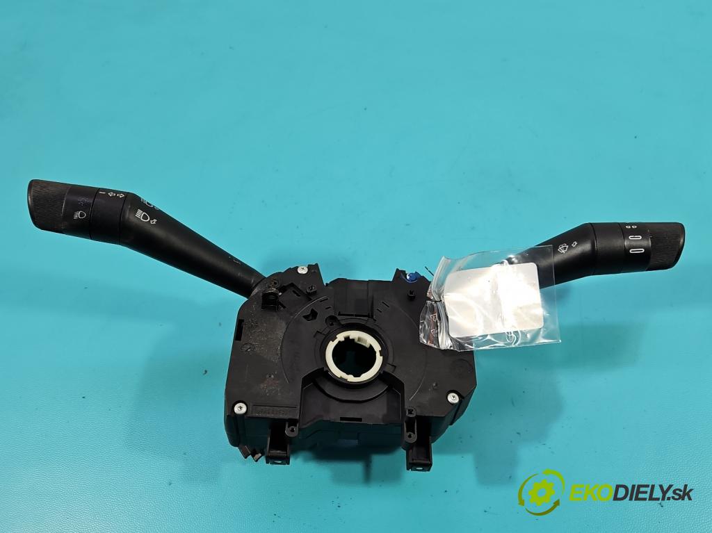 Fiat Linea 1.4 T 120 HP manual 88 kW 1368 cm3 4- prepínač komplex:  (Prepínacie páčky pod volantom)