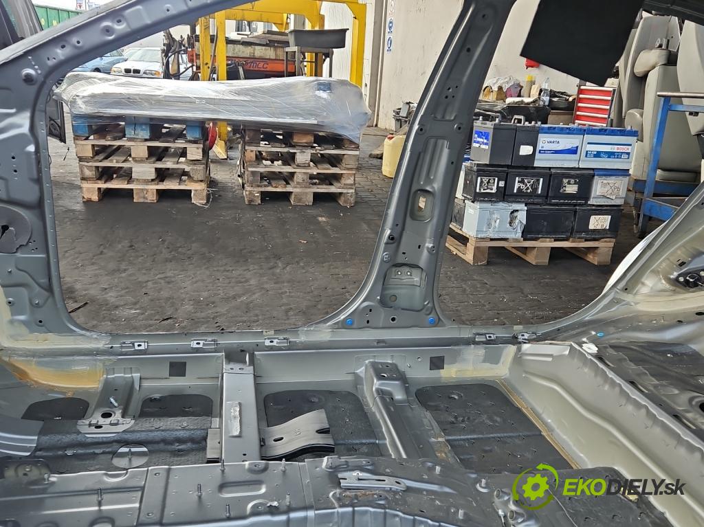 Hyundai Elantra VI 2015-2020 1.6 16v 128 hp manual 93.8 kW 1591 cm3 4- práh pravý  (Karoserie ostatní)