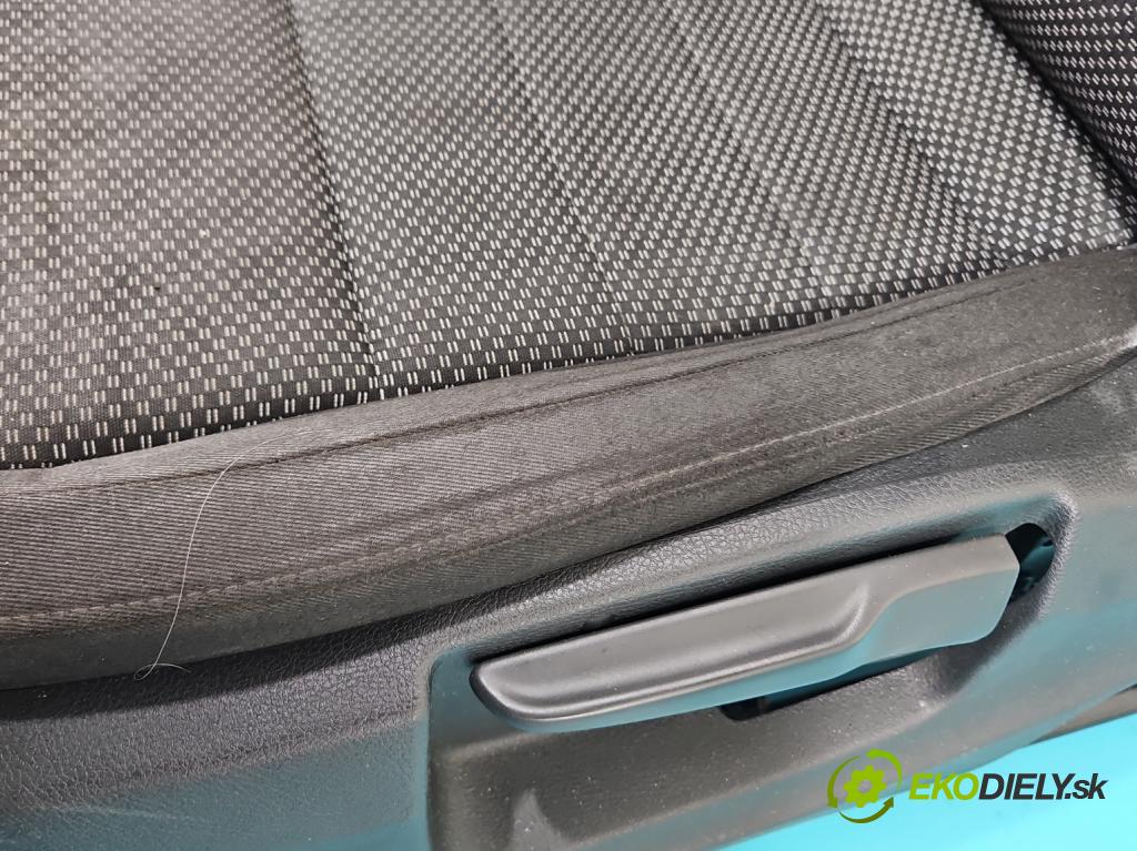 Skoda Octavia III 2013- 1.6 tdi 110 HP manual 81 kW 1598 cm3 5- Sedačka ľavý (Sedadlo)