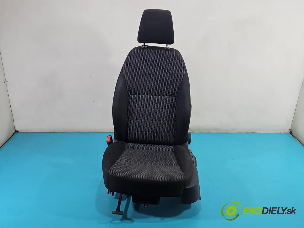 Skoda Octavia III 2013- 1.6 tdi 110 HP manual 81 kW 1598 cm3 5- Sedačka ľavý  (Sedadlo)