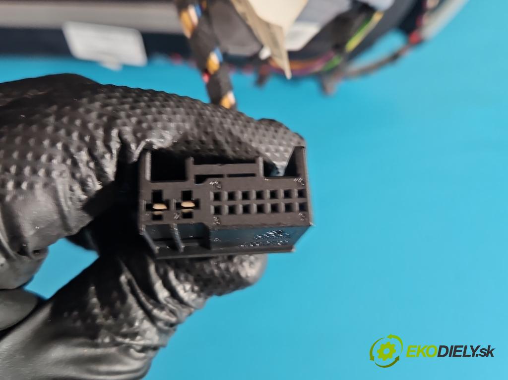 Vw Tiguan I 2007-2016 2.0d 140 hp manual 103 kW 1968 cm3 5- Střešní okno: 5N0877041E (Sklo karoserie)