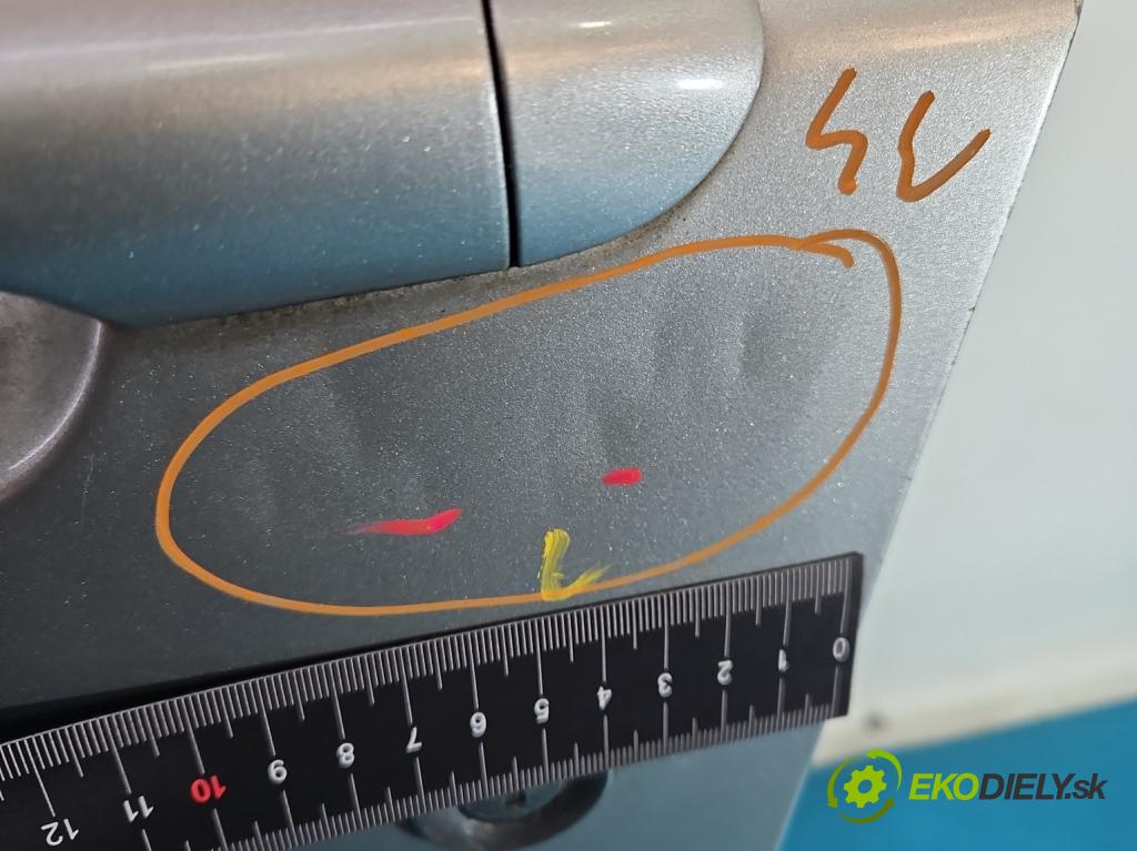 Fiat Stilo 1.6 16V 103 HP manual 76 kW 1596 cm3 5- dvere predné ľavé  (Kľučka dverí ostatné)