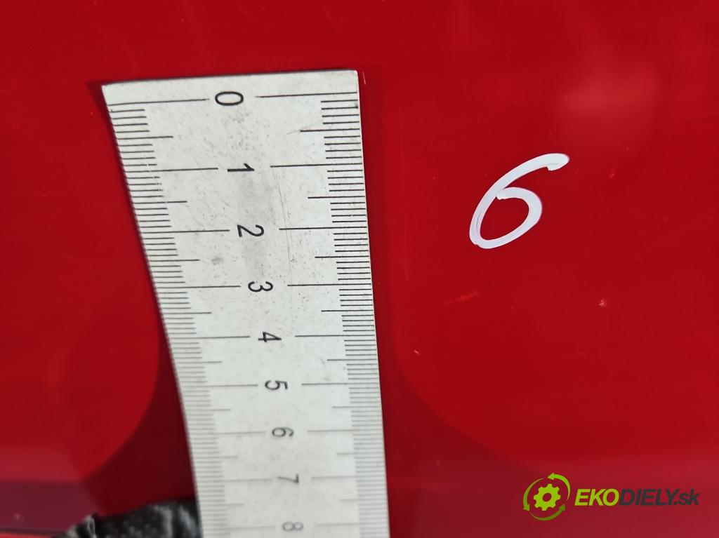 Mazda Premacy 2.0 ditd 90 hp manual 66 kW 1998 cm3 5- zadní kufrové dveře  (Zadní kapota (kufr))