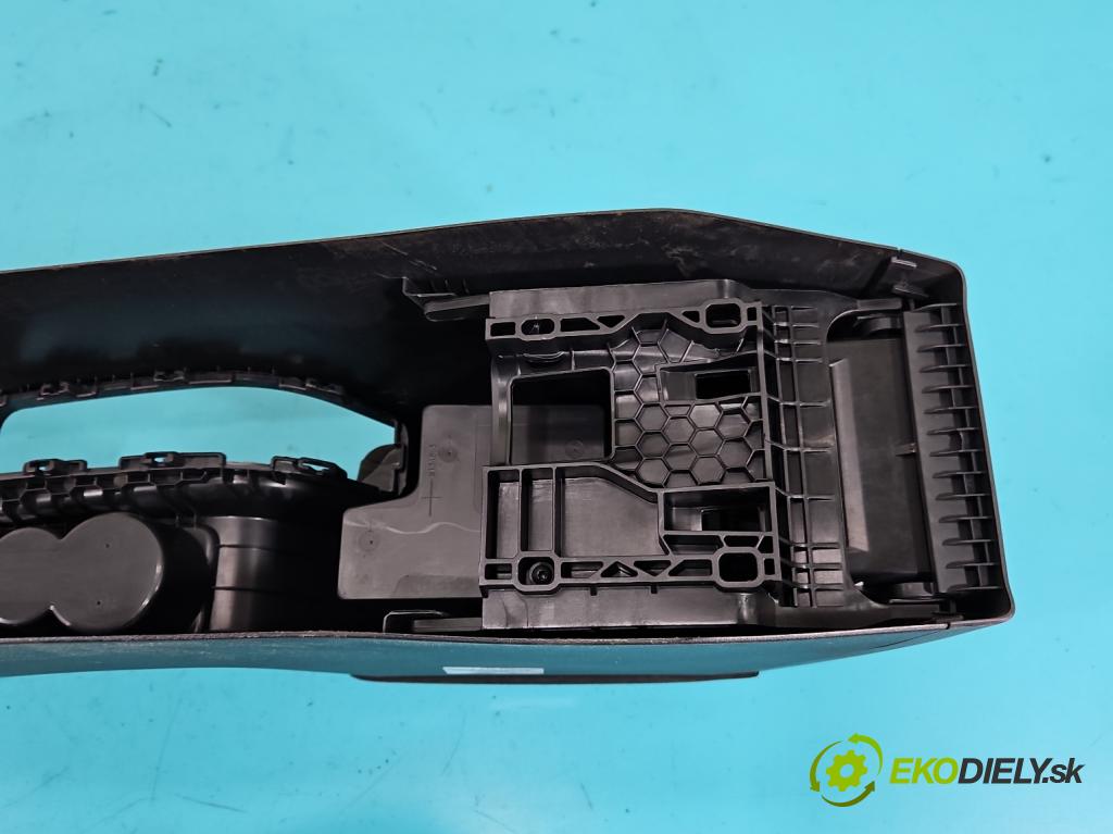 Skoda Octavia III 2013- 1.6 tdi 110 HP manual 81 kW 1598 cm3 5- operadlo 5E1863241C (Lakťová opierka)
