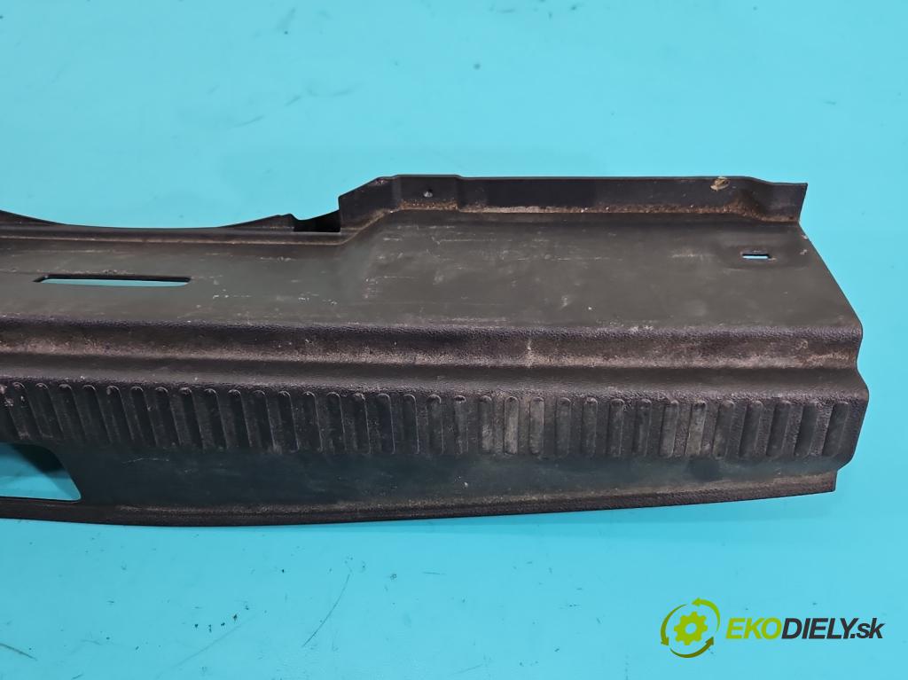 Skoda Octavia III 2013- 1.6 tdi 110 HP manual 81 kW 1598 cm3 5- kryt plast 5E9863459