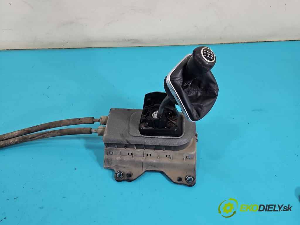 Fiat Linea 1.4 T 120 HP manual 88 kW 1368 cm3 4- Páka: Změny: stupeň,rýchlosť 55344461 (Rýchlostná páka (kulisa))