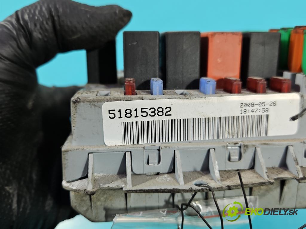 Fiat Linea 1.4 T 120 HP manual 88 kW 1368 cm3 4- skrinka poistka 51815382 (Poistková skrinka)