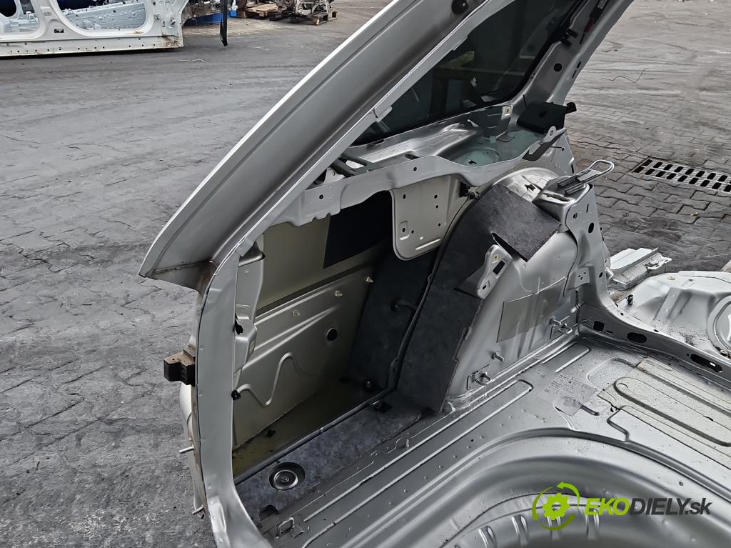Skoda Octavia III 2013- 1.6 tdi 110 HP manual 81 kW 1598 cm3 5- blatník zadné ľavý