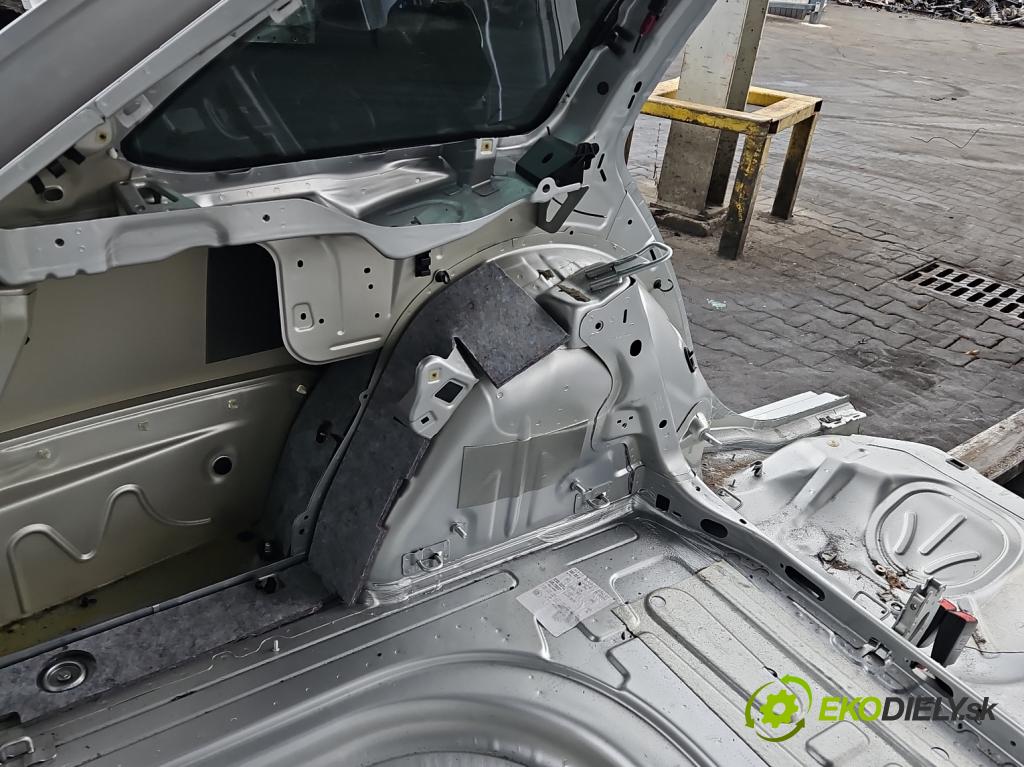 Skoda Octavia III 2013- 1.6 tdi 110 HP manual 81 kW 1598 cm3 5- blatník zadné ľavý