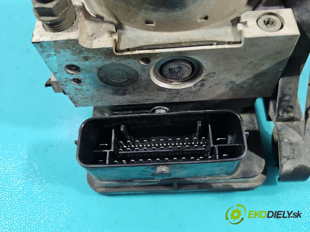 Skoda Octavia III 2013- 1.6 tdi 110 HP manual 81 kW 1598 cm3 5- čerpadlo abs 3Q0614517T (Pumpa ABS)