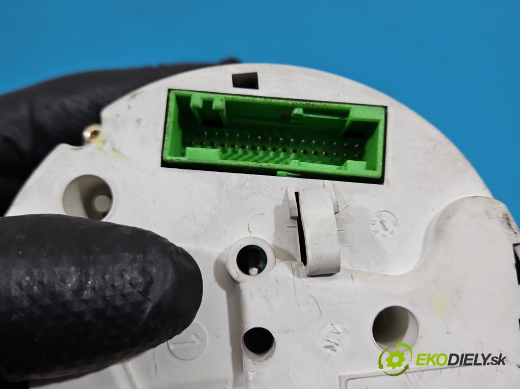 Audi A3 8L 1996-2003 1.9 TDI 101 HP automatic 74 kW 1896 cm3 5- prístrojovka/ budíky 8L0920900M (Prístrojová doska)