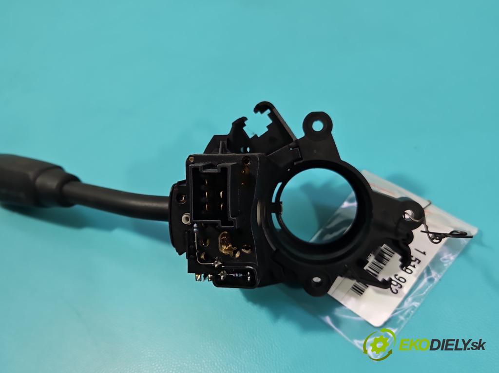 Mercedes Vito W639 2003-2014 2.2 cdi (646982) 150 HP manual 110 kW 2148 cm3 5- prepínač smeroviek A6395450124 (Prepínacie páčky pod volantom)