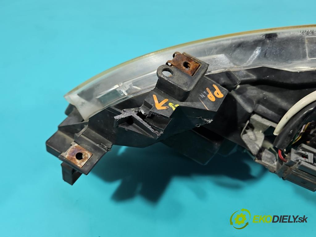 Mazda 6 II GH 2007-2012 2.0 citd 140 HP manual 103 kW 1998 cm3 5- Reflektor: pravý  (Svetlo predné pravé)