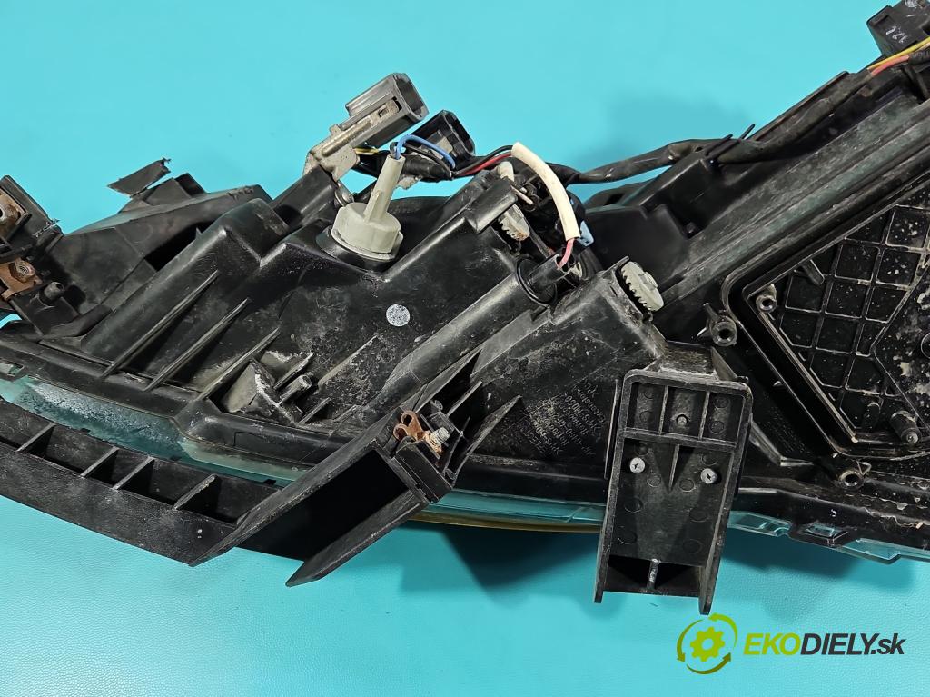 Mazda 6 II GH 2007-2012 2.0 citd 140 HP manual 103 kW 1998 cm3 5- Reflektor: pravý  (Svetlo predné pravé)