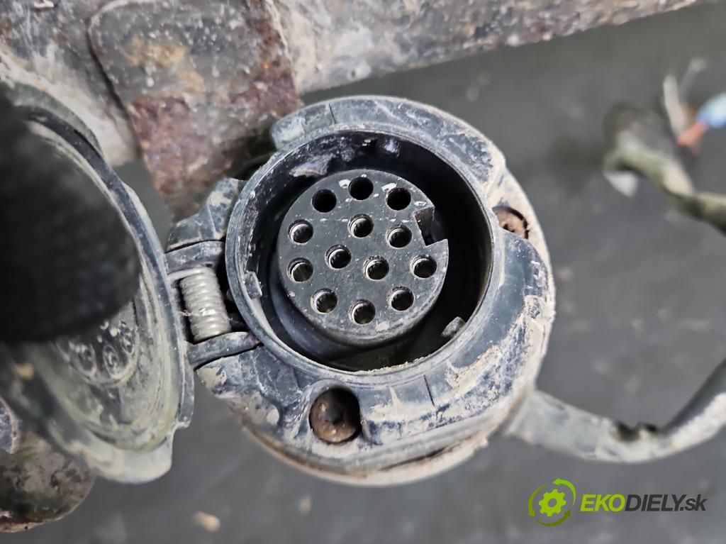 Mercedes Vito W639 2003-2014 2.2 cdi (646982) 150 hp manual 110 kW 2148 cm3 5- oko tažné  (Tažné zařízení)