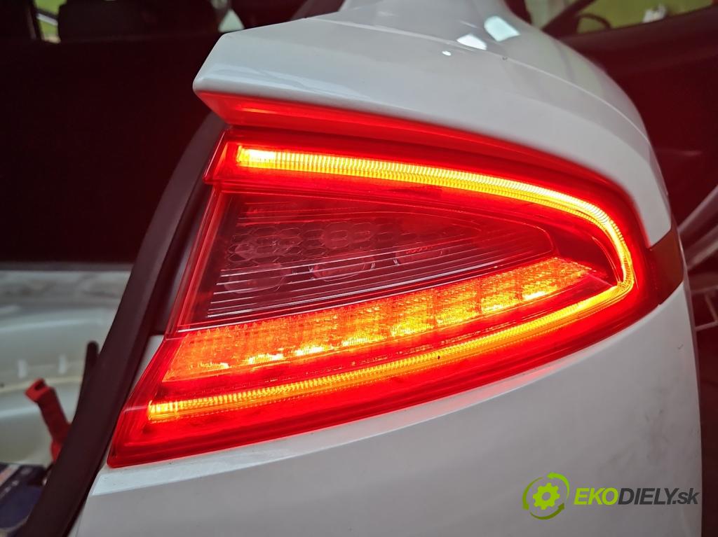 Kia Stinger 2017-2023 2.0 T-GDI 256KM automatic 188 kW 1998 cm3 5- světlo zadní pravé 92402-J5 (Klika dveří ostatní)