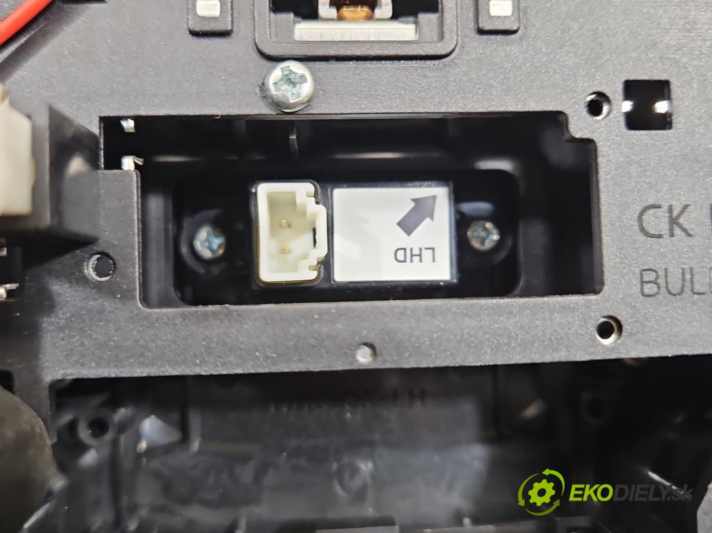 Kia Stinger 2017-2023 2.0 T-GDI: 256KM automatic 188 kW 1998 cm3 5- svetlo / reflektor interiéra 92800J5000WK