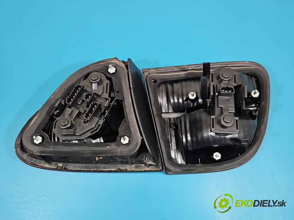 Seat Leon I 1999-2005 1.6 16V 105 HP manual 77 kW 1598 cm3 5- svetlo / reflektor zadné pravé  (Kľučka dverí ostatné)