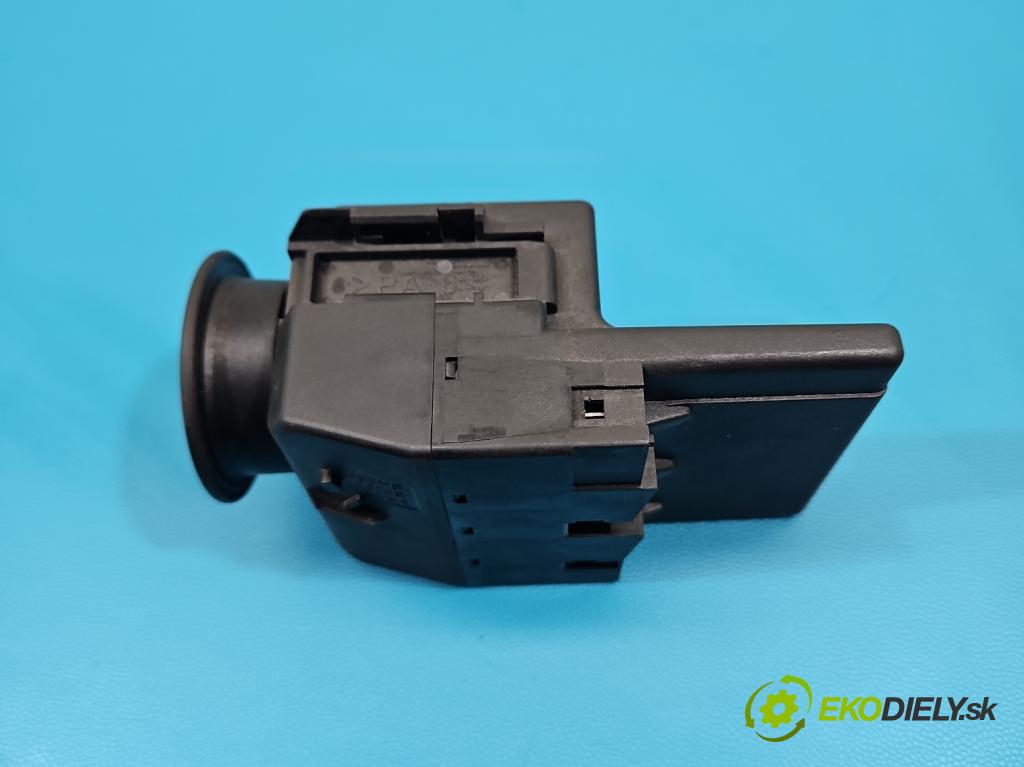 Mercedes C W203 2000-2007 2.2 CDI 116 HP manual 85 kW 2148 cm3 4- Spínačka 2035450508 (Spínacia skrinka)